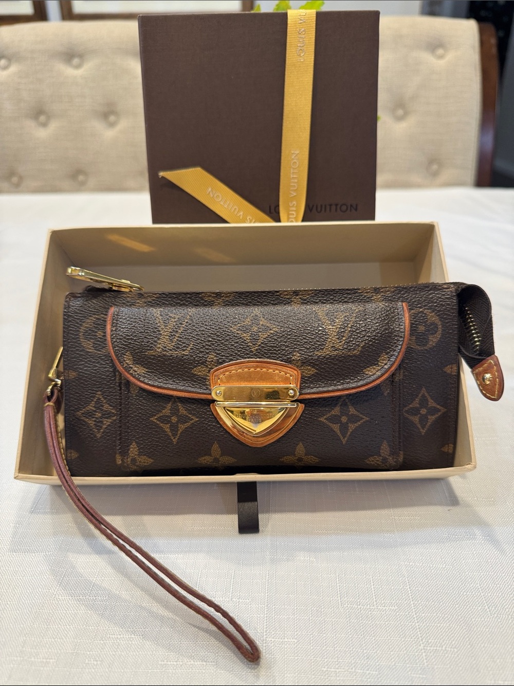 Louis Vuitton Monogram Canvas Brown & Gold Wristlet Clutch